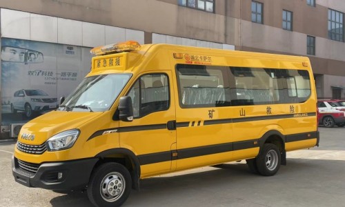 13人依維柯?lián)岆U(xiǎn)車 自動(dòng)檔