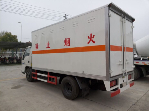 江鈴易燃液體廂式運(yùn)輸車(chē)1.jpg
