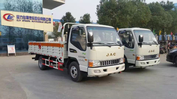 江淮駿鈴氣瓶運(yùn)輸車.jpg