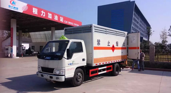 江鈴順達(dá)易燃?xì)怏w廂式運輸車.jpg