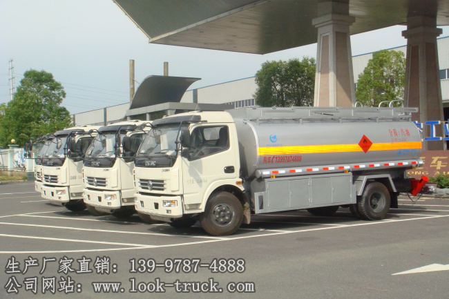 東風(fēng)多利卡油罐車2 (1).jpg