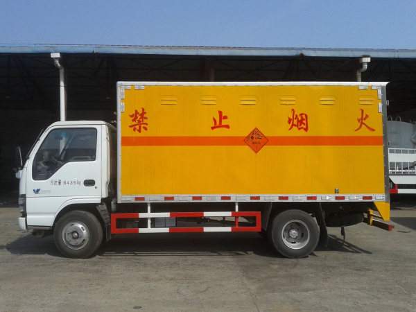 五十鈴防爆車.jpg