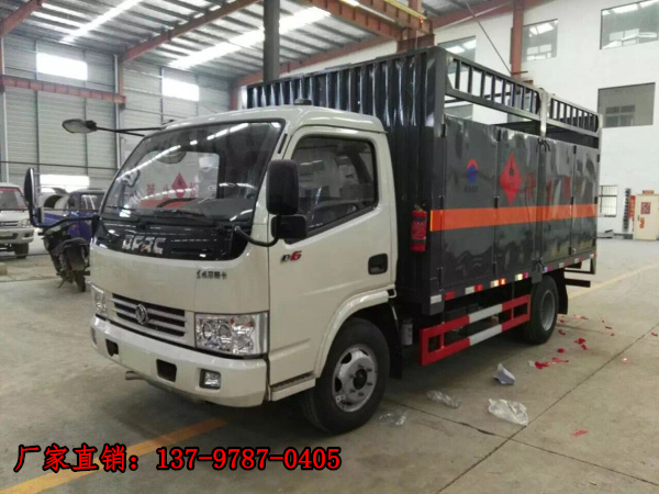東風(fēng)多利卡氣瓶運(yùn)輸車.jpg