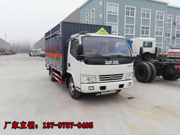 東風(fēng)多利卡氣瓶運(yùn)輸車1.jpg