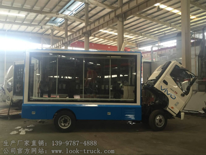 vivo手機宣傳車調(diào)屏試車現(xiàn)場6.jpg