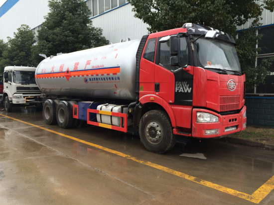 解放液化氣罐車.jpg