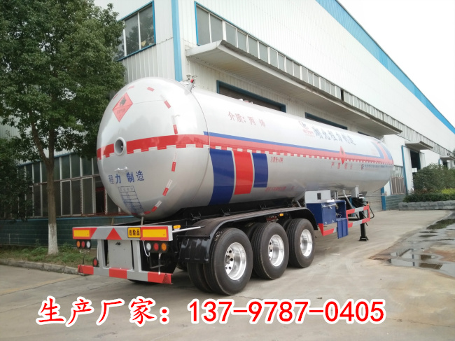 CLW9402GYQB型液化氣體運(yùn)輸半掛車1.jpg