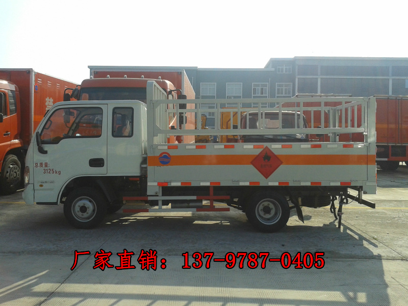 躍進(jìn)氣瓶運輸車.jpg