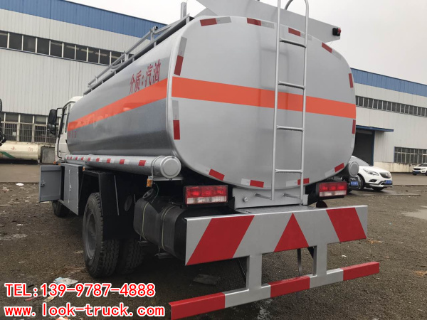 10噸油罐車2.jpg