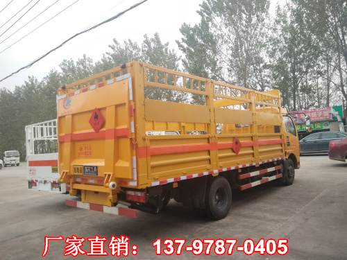 東風(fēng)多利卡氣瓶運(yùn)輸車1.jpg