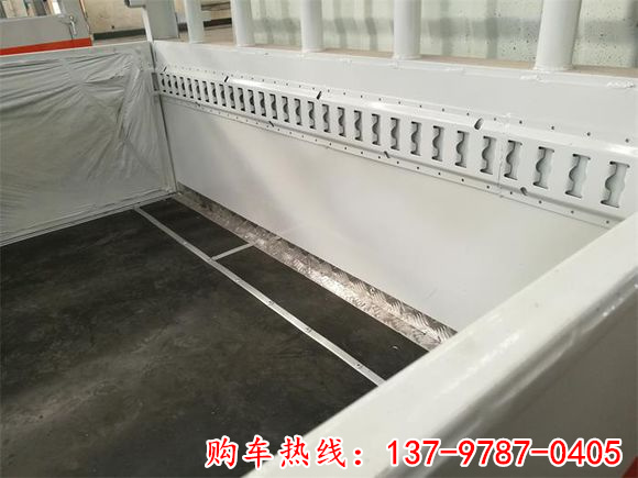 躍進(jìn)氣瓶運(yùn)輸車2.jpg