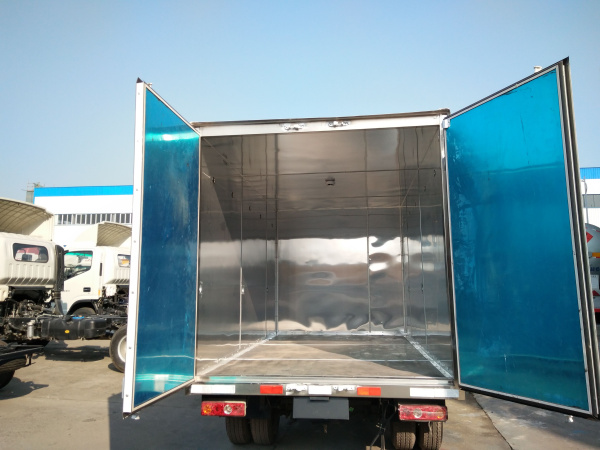 東風(fēng)俊風(fēng)氣瓶運(yùn)輸車.jpg