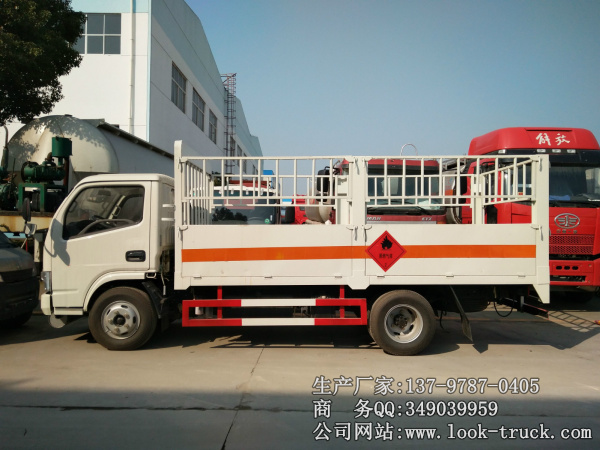 東風多利卡7噸5氣瓶運輸車1.jpg