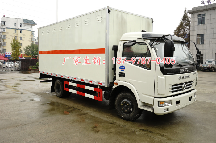 東風(fēng)氣瓶運(yùn)輸車(chē).jpg