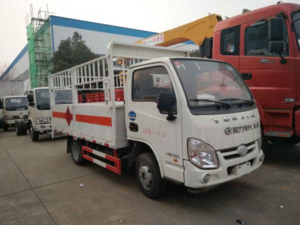 躍進(jìn)氣瓶運(yùn)輸車.jpg