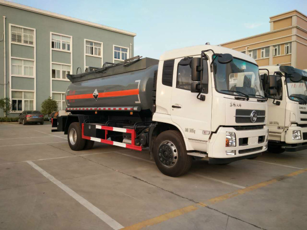 東風(fēng)天錦10方腐蝕品罐式運(yùn)輸車.jpg