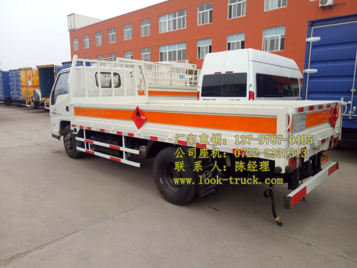 江鈴氣瓶運(yùn)輸車1.jpg