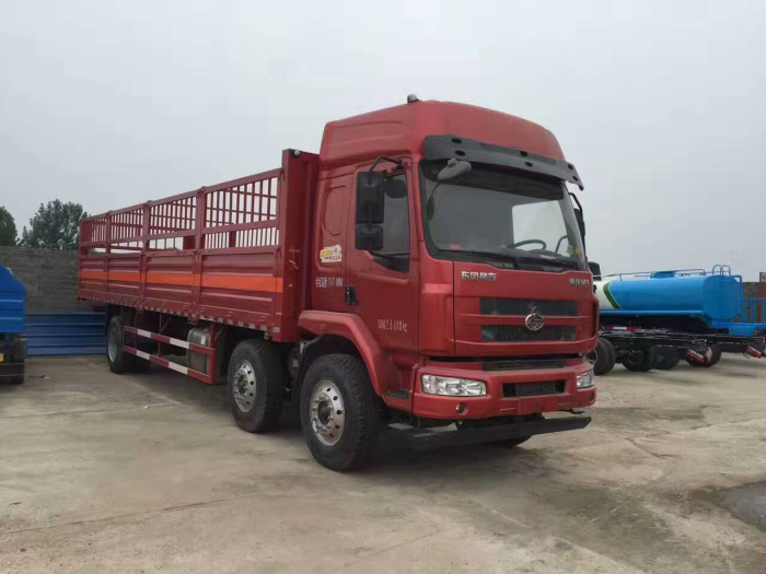 東風柳汽乘龍氣瓶運輸車(2).jpg