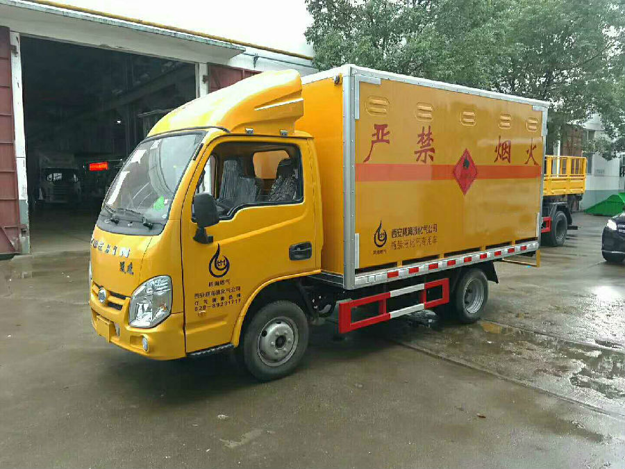 躍進3米瓶裝液化氣運輸車4.jpg