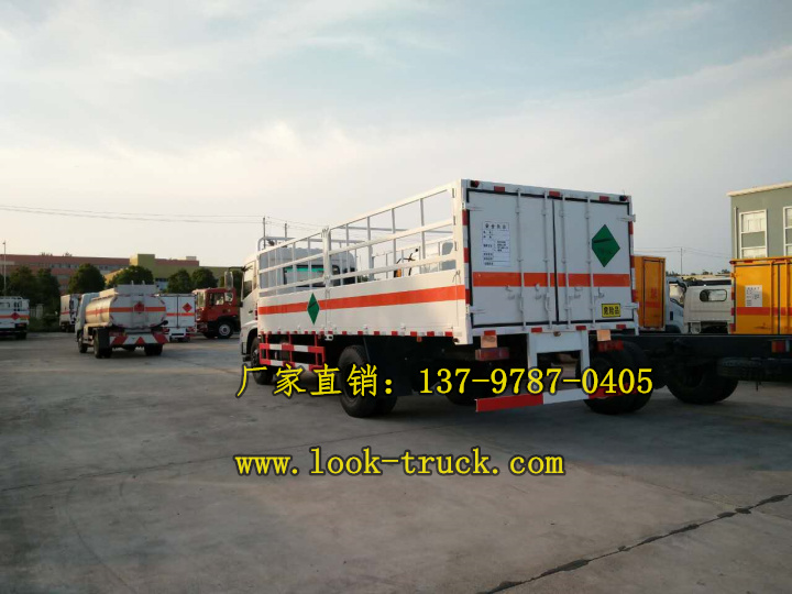 東風(fēng)天錦倉(cāng)欄式氣瓶運(yùn)輸車2.jpg