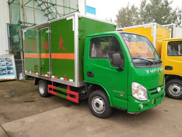 躍進(jìn)小福星箱式氣瓶運(yùn)輸車1 (1).jpg