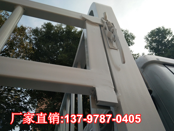 東風(fēng)多利卡氣瓶運(yùn)輸車(chē)1 (1).jpg