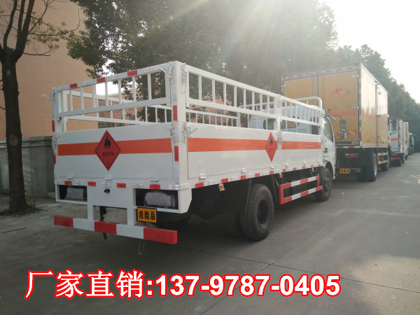 東風(fēng)多利卡氣瓶運(yùn)輸車(chē)3 (1).jpg