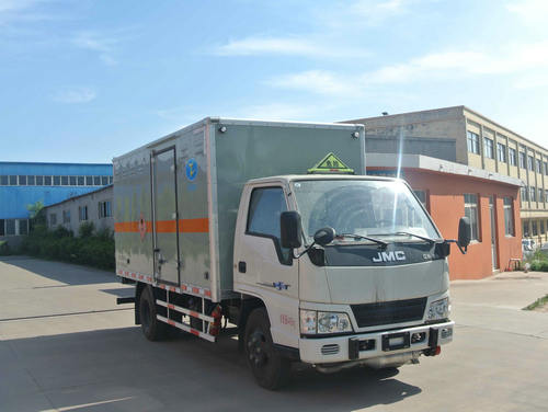 江鈴易燃固體運(yùn)輸車.jpg