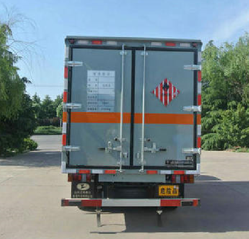 江鈴易燃固體運(yùn)輸車2.png