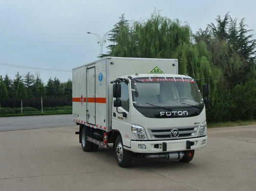 福田奧鈴易燃固體廂式運(yùn)輸車1.jpg