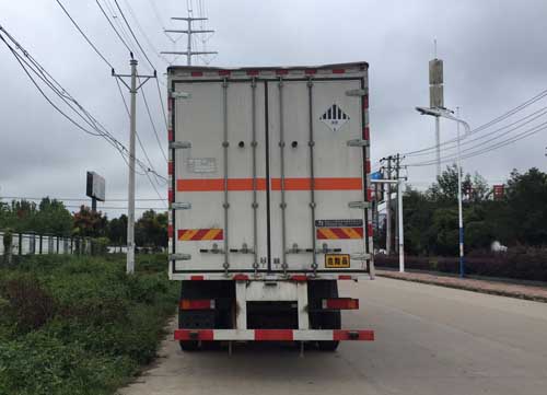 東風(fēng)天龍前四后八危險廢物運(yùn)輸車2.jpg