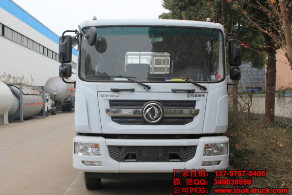 東風(fēng)D9氣瓶運(yùn)輸車2 (2).jpg