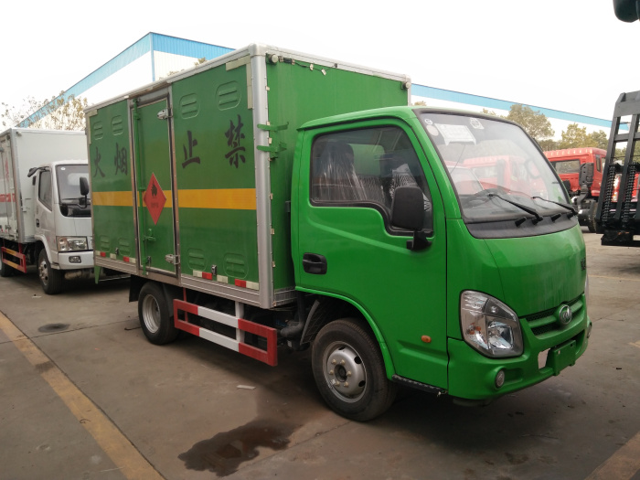 躍進易燃氣體運輸車.jpg