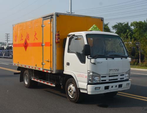 慶鈴五十鈴易燃液體廂式運輸車.jpg