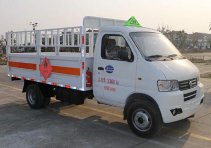 東風俊風氣瓶車新品:柳汽87機器CLW5035TQP5倉欄氣瓶運輸車.png