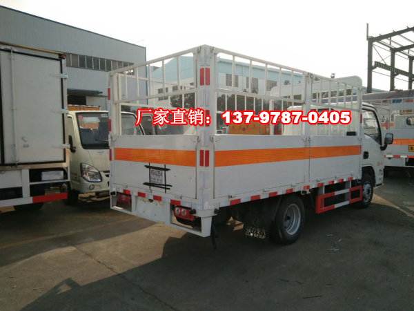躍進(jìn)氣瓶運(yùn)輸車2.jpg