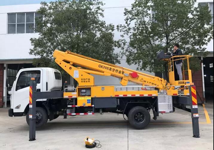 江鈴凱銳伸縮臂式高空作業(yè)車圖片特點介紹.jpg