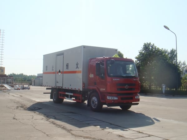 陜西咸陽柳汽乘龍危險廢物運輸車.jpg