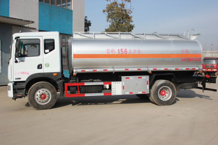 東風(fēng)D9油罐車1 (1).jpg